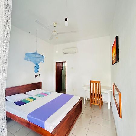 White House & Sea Food Restaurant Hostel Hikkaduwa Εξωτερικό φωτογραφία