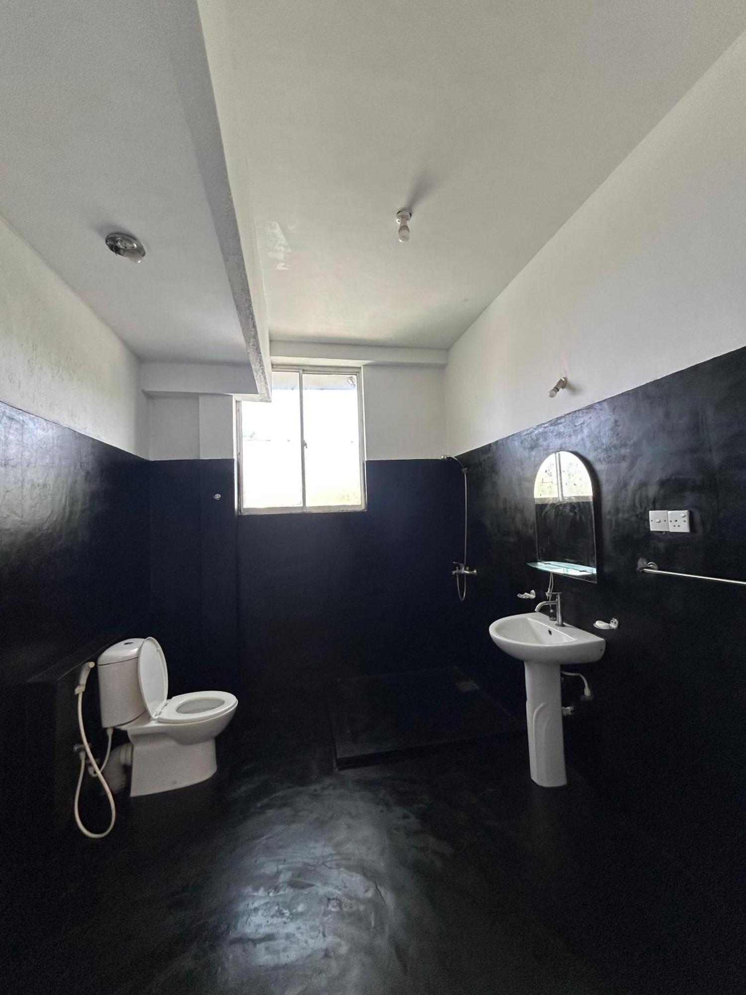 White House & Sea Food Restaurant Hostel Hikkaduwa Εξωτερικό φωτογραφία