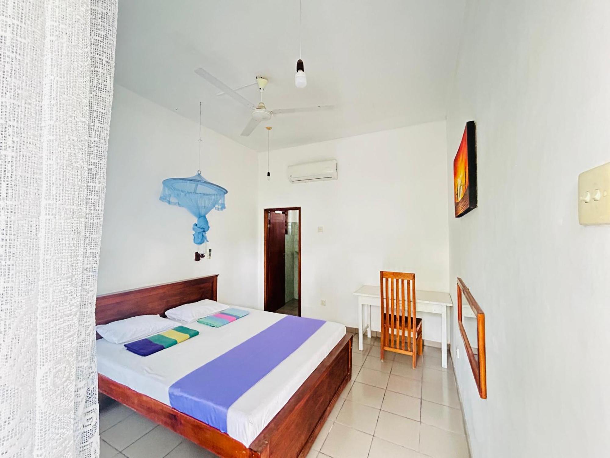White House & Sea Food Restaurant Hostel Hikkaduwa Εξωτερικό φωτογραφία