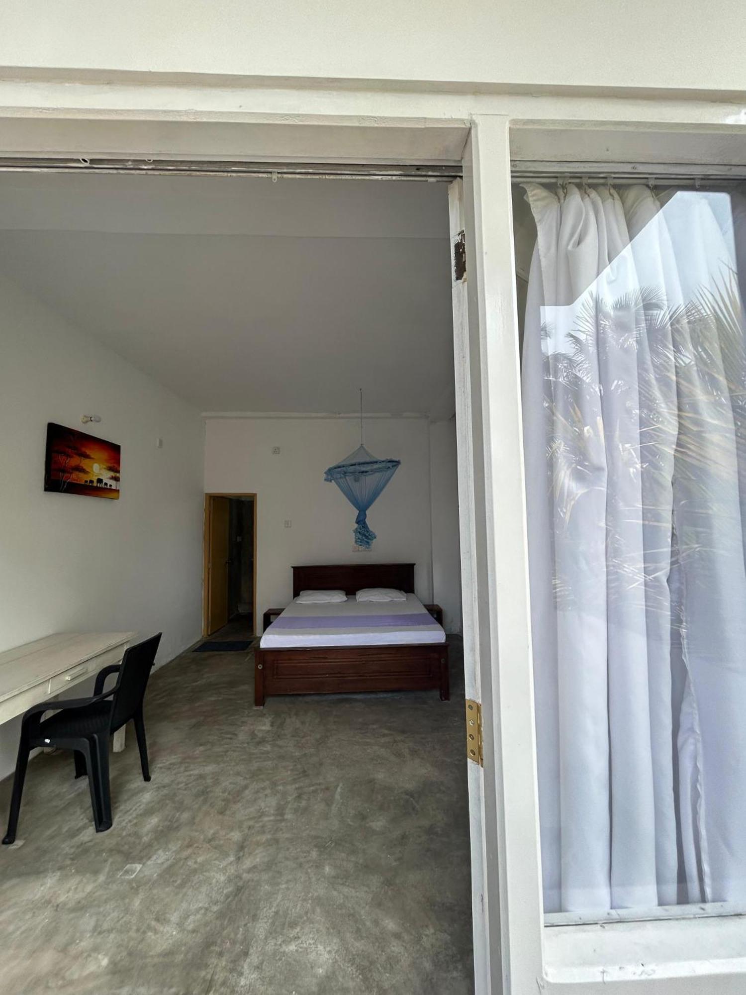 White House & Sea Food Restaurant Hostel Hikkaduwa Εξωτερικό φωτογραφία